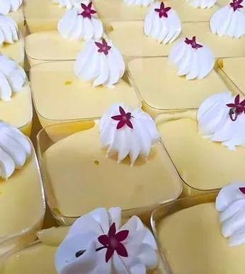 Quesillos decorados
